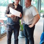 Jan en Dennis nemen de-scores door